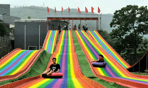 綦江七彩旱滑儿童彩虹滑梯游乐设备景区旱地滑雪圈网红旱雪滑道